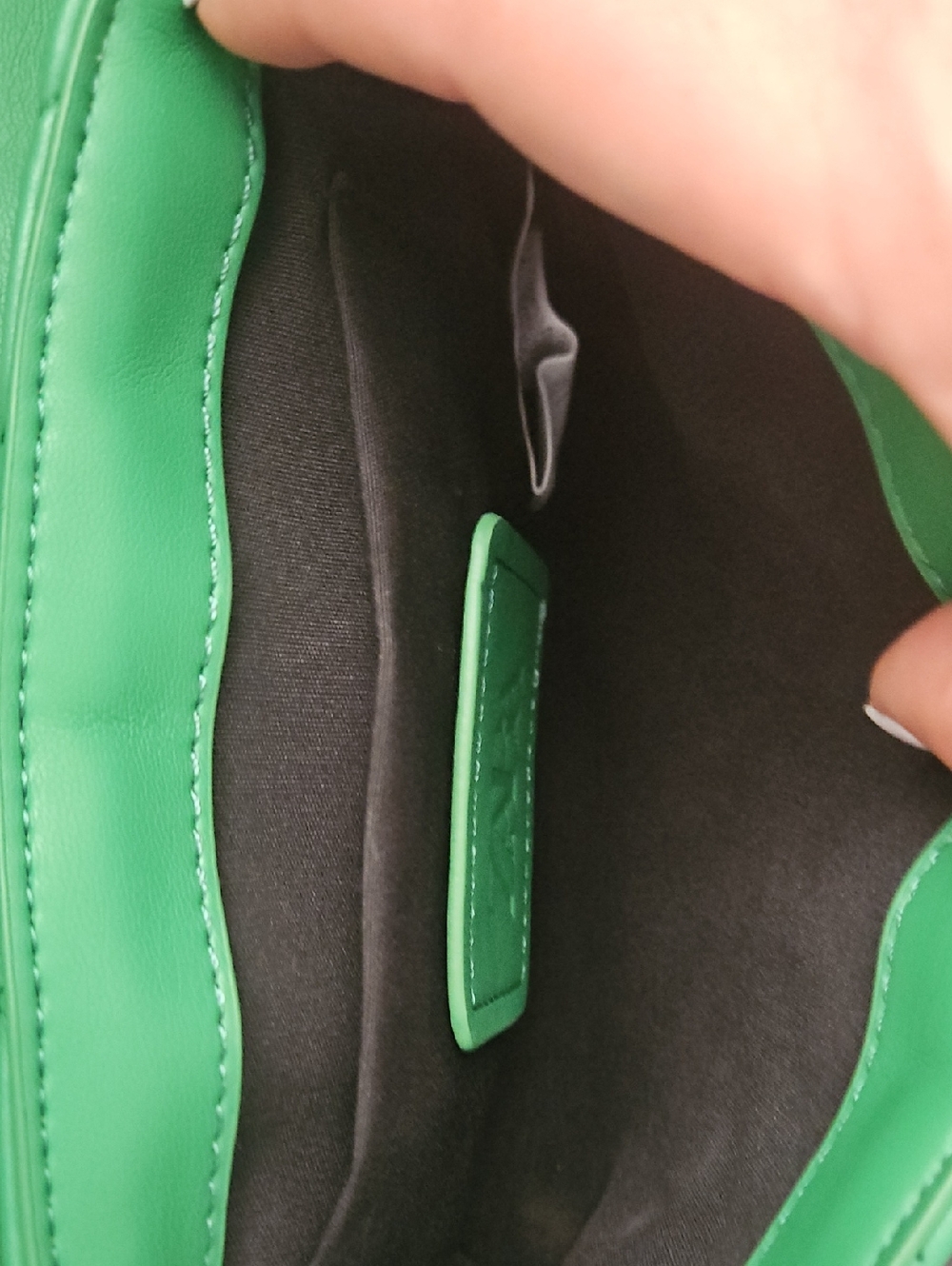 Zara Quilted Green Shoulder Medium Purse Bag Gold Chain Hardware - Picture 10 of 11